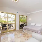 Romana Playa Estudio 公寓 马尔韦利亚